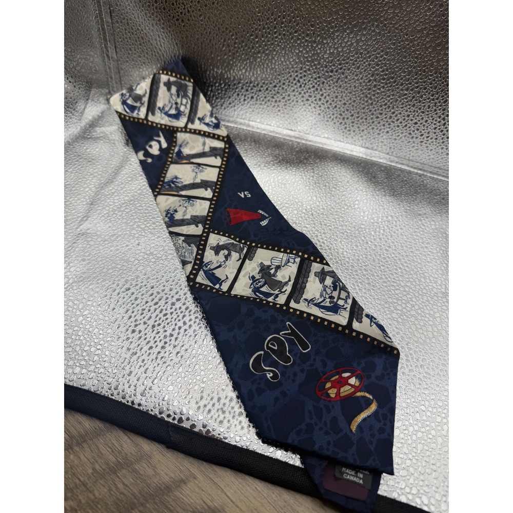 Vintage 1992 MAD Magazine Spy vs Spy 100% Silk Tie Comic E.C. Publications